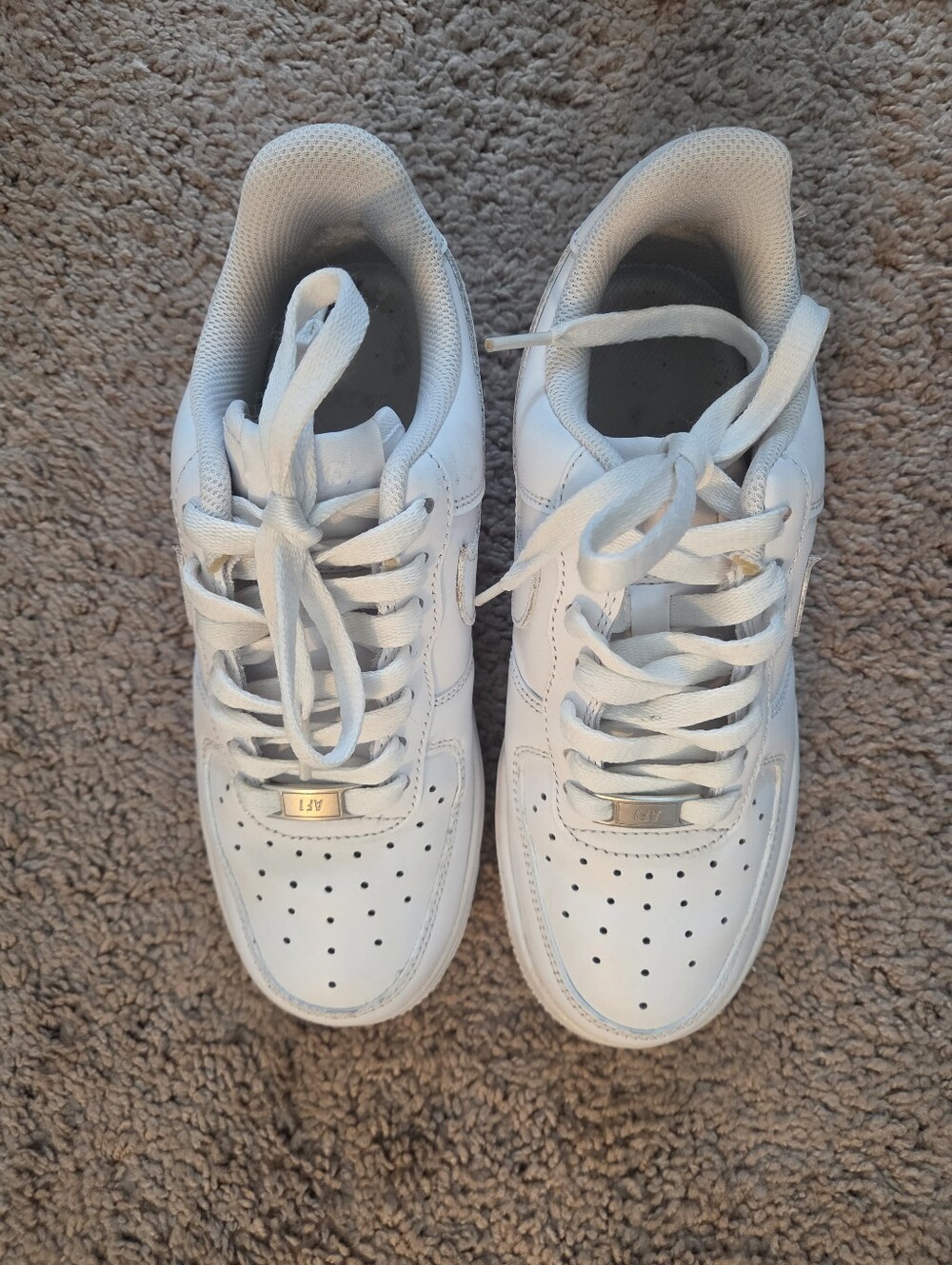 White Women's Sneakers - Classic Low-Top Athletic Shoe